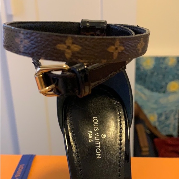 Louis Vuitton Call Back Sandals Heels - Picture 5 of 5